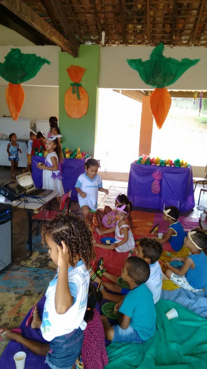 Escolas comemora Páscoa com a entrega de ovos de chocolate - Imagem 2