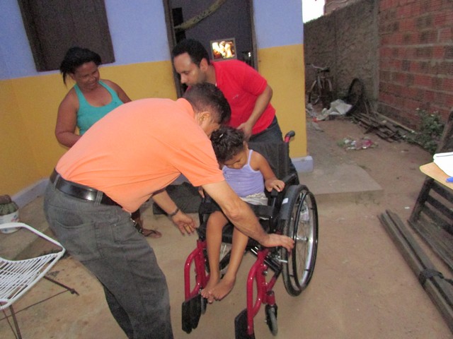 Prefeito Dr. Zé Maria Realiza Entrega Cadeiras de Rodas  - Imagem 2