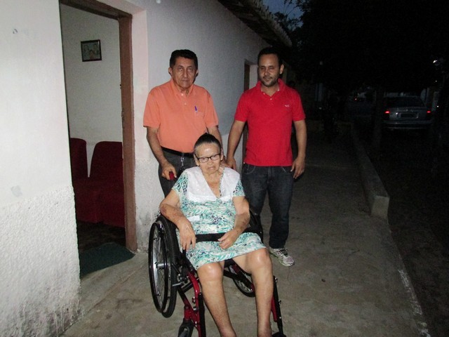 Prefeito Dr. Zé Maria Realiza Entrega Cadeiras de Rodas  - Imagem 8