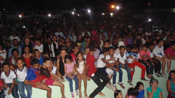 População prestigia evento cultural em Santo Inácio  - Imagem 45