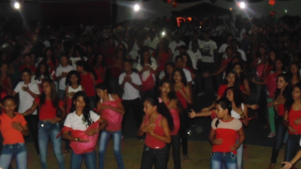 População prestigia evento cultural em Santo Inácio  - Imagem 3