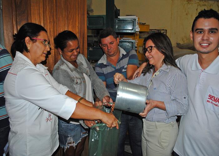município começa a distribuir o feijão as famílias de baixa renda  - Imagem 9
