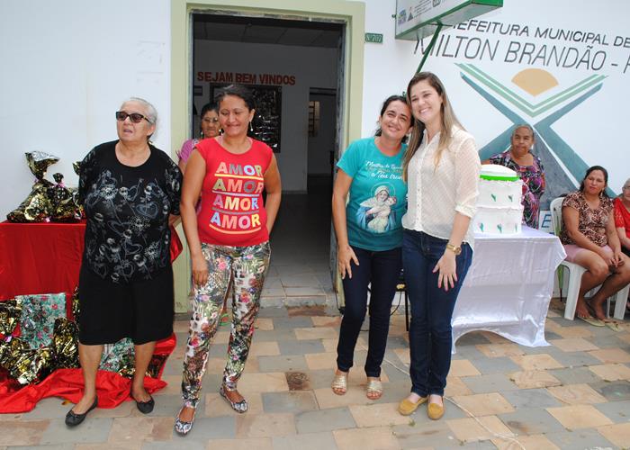 Município realiza festa em comemoração ao dia das mães - Imagem 68