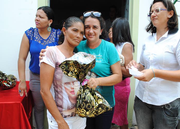 Município realiza festa em comemoração ao dia das mães - Imagem 108