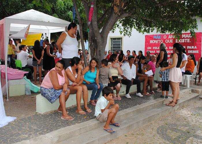 Município realiza festa em comemoração ao dia das mães - Imagem 50