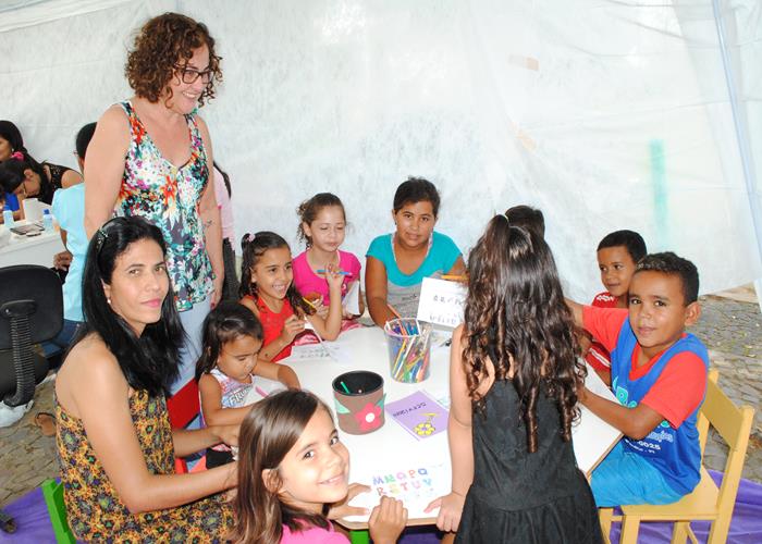 Município realiza festa em comemoração ao dia das mães - Imagem 79