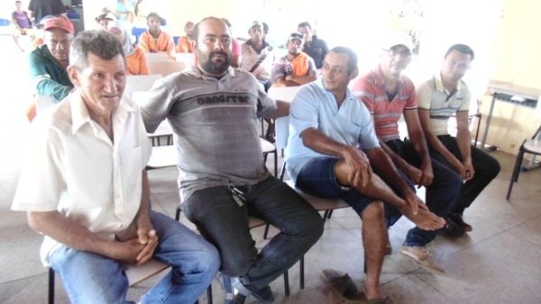 Servidores participam de reunião com prefeito  - Imagem 11