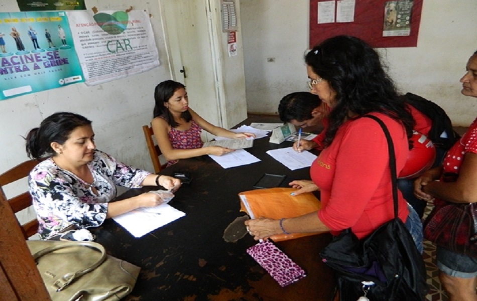 Prefeitura entrega 43 toneladas de feijão para a população