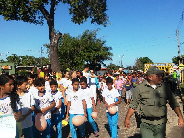 PREFEITURA DE BOA HORA PROMOVE CAMINHADA DE COMBATE AO ABUSO SEXUAL - Imagem 2