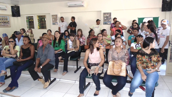 População participa de audiência pública em Santo Inácio   - Imagem 1
