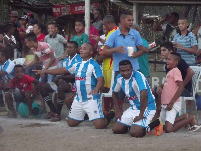 Resultado final dos campeonatos masculino e feminino de futebol - Imagem 73