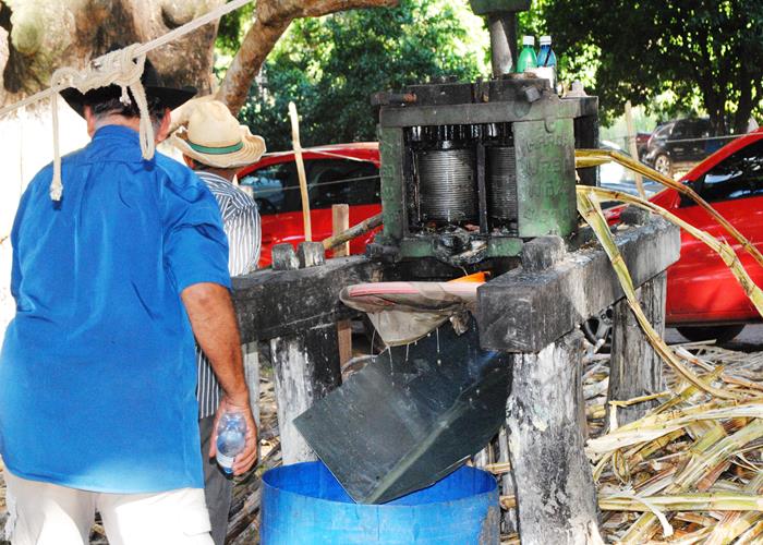 Praça lota e público interage com Gal Costa, na sexta de festival - Imagem 5