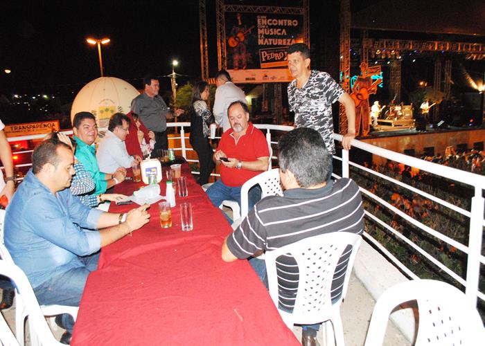 Praça lota e público interage com Gal Costa, na sexta de festival - Imagem 83