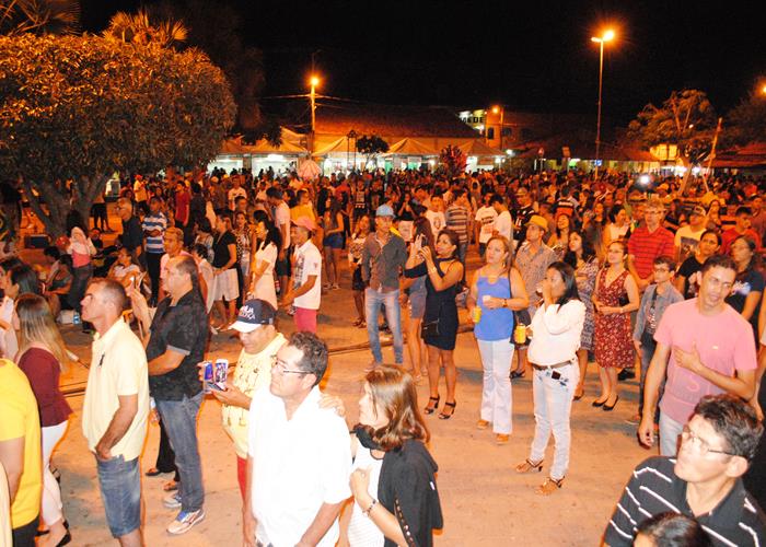 Praça lota e público interage com Gal Costa, na sexta de festival - Imagem 58