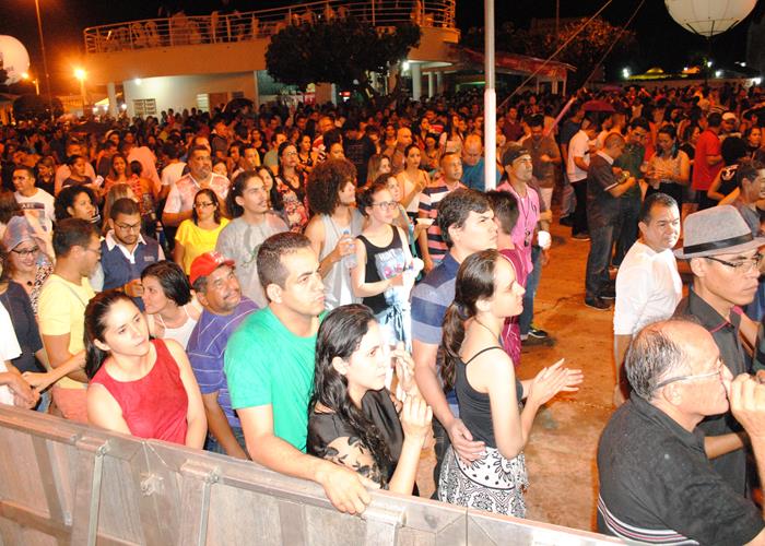 Praça lota e público interage com Gal Costa, na sexta de festival - Imagem 102