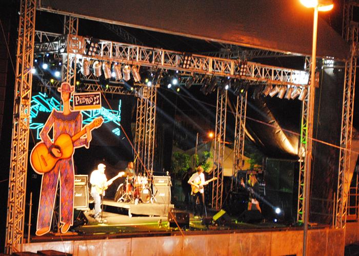 Praça lota e público interage com Gal Costa, na sexta de festival - Imagem 85