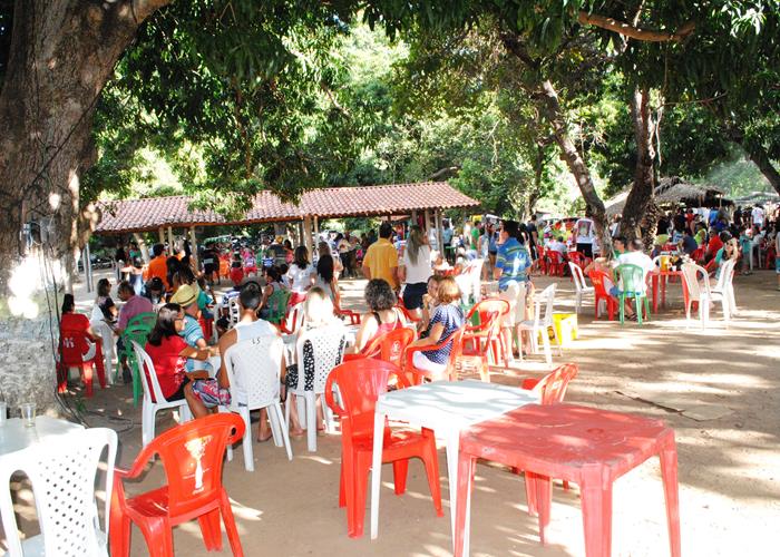 Praça lota e público interage com Gal Costa, na sexta de festival - Imagem 15
