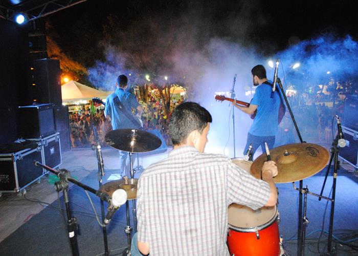 Praça lota e público interage com Gal Costa, na sexta de festival - Imagem 34