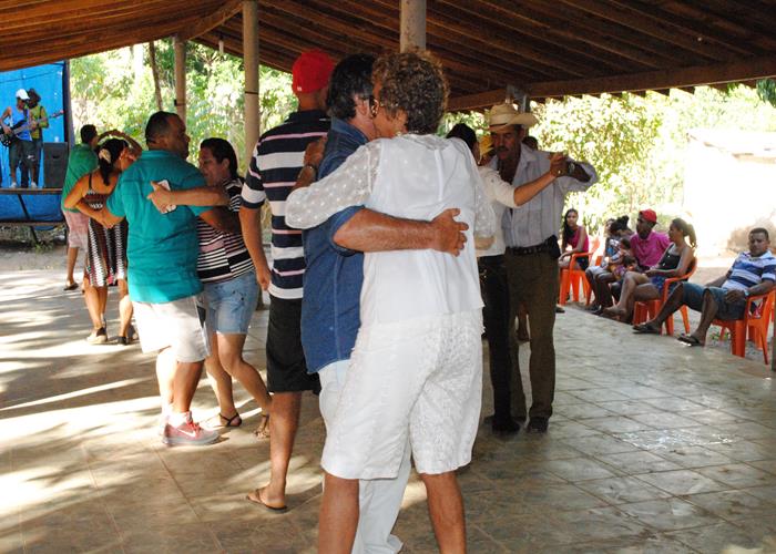 Praça lota e público interage com Gal Costa, na sexta de festival - Imagem 9