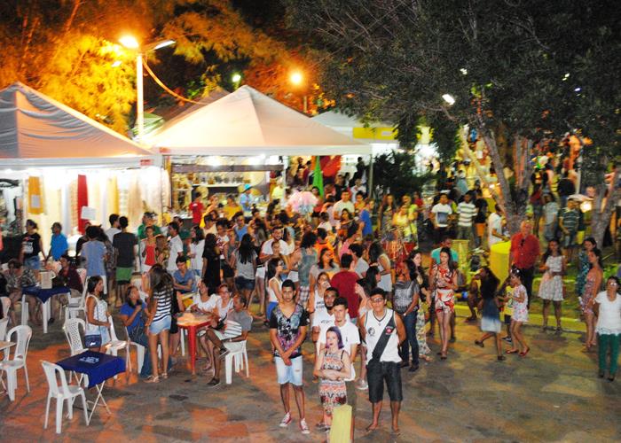 Praça lota e público interage com Gal Costa, na sexta de festival - Imagem 31