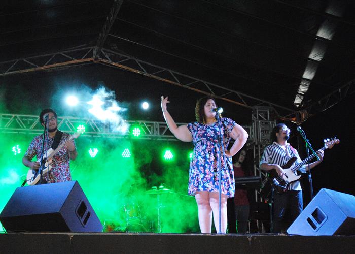 Praça lota e público interage com Gal Costa, na sexta de festival - Imagem 38