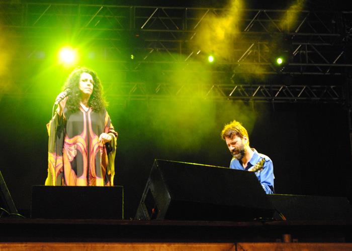 Praça lota e público interage com Gal Costa, na sexta de festival - Imagem 116