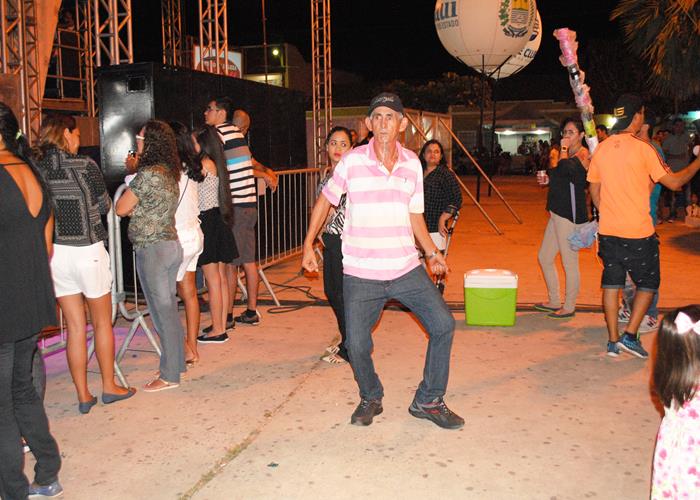 Praça lota e público interage com Gal Costa, na sexta de festival - Imagem 50