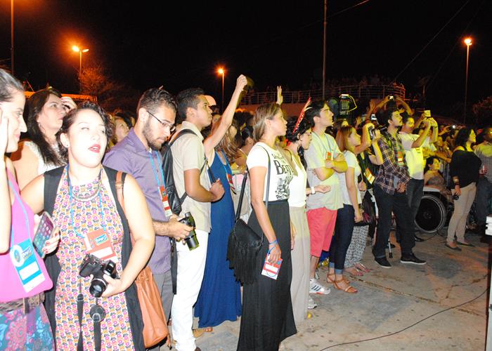 Praça lota e público interage com Gal Costa, na sexta de festival - Imagem 132