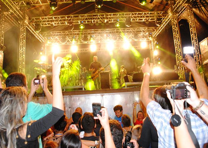 Público vai a loucura com a participação do Paralamas do Sucesso - Imagem 76