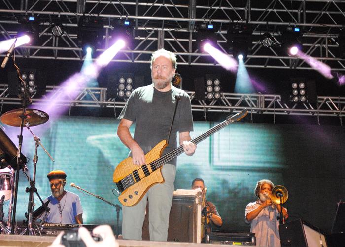 Público vai a loucura com a participação do Paralamas do Sucesso - Imagem 89