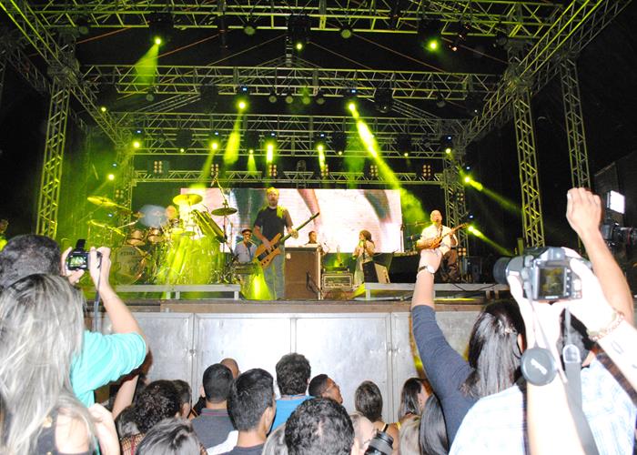 Público vai a loucura com a participação do Paralamas do Sucesso - Imagem 77