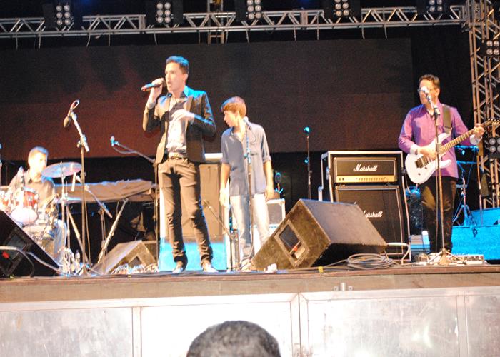 Público vai a loucura com a participação do Paralamas do Sucesso - Imagem 2