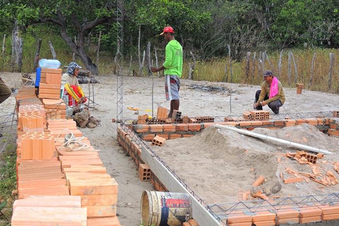 Dona Oncinha, breve estará com a família morando em sua casa - Imagem 13