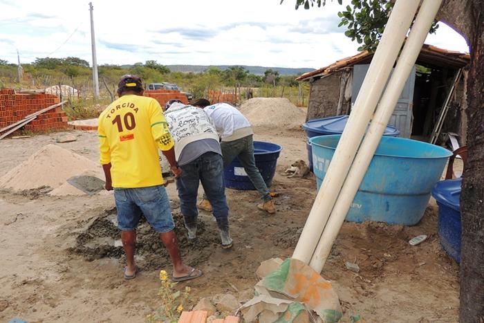 Dona Oncinha, breve estará com a família morando em sua casa - Imagem 11