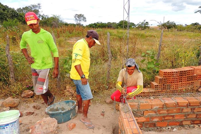 Dona Oncinha, breve estará com a família morando em sua casa - Imagem 3