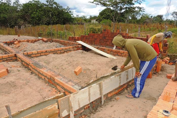 Dona Oncinha, breve estará com a família morando em sua casa - Imagem 7