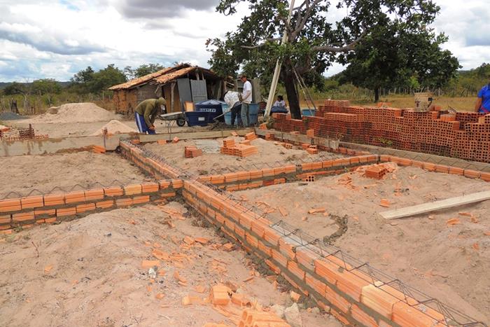 Dona Oncinha, breve estará com a família morando em sua casa - Imagem 4