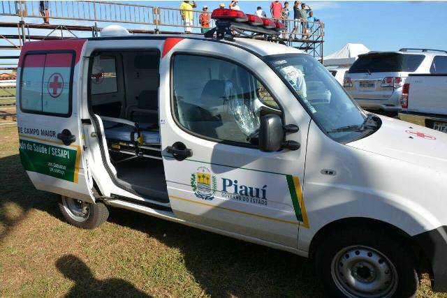 Hospital conta com nova ambulância para o transporte de pacientes - Imagem 1