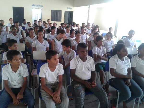 Alunos participam de palestra sobre saúde bucal - Imagem 2
