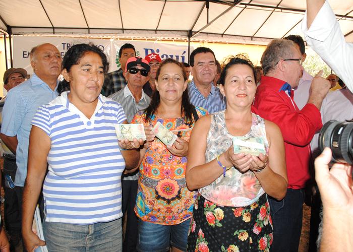 Feira da Economia Solidária atrai grande público  - Imagem 57