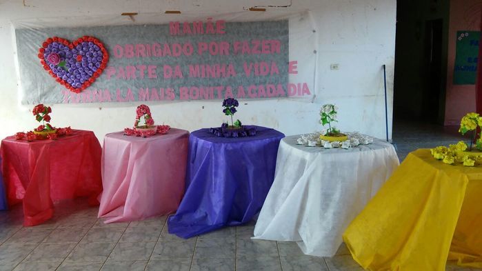 Escolas homenageiam as mães dos alunos - Imagem 1