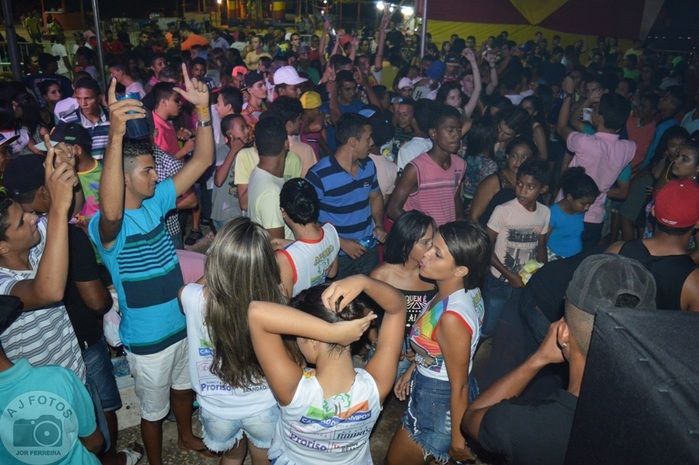 Djeddy levou a galera ao delírio na tenda eletrônica  - Imagem 1