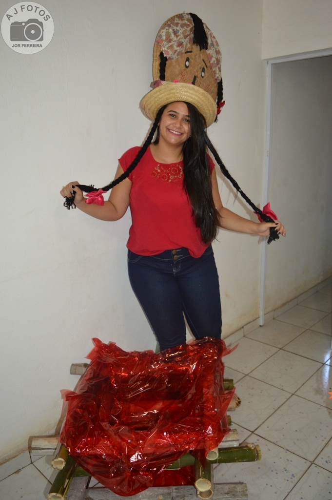 Recepcionista é surpreendida por amigas no aniversário - Imagem 44