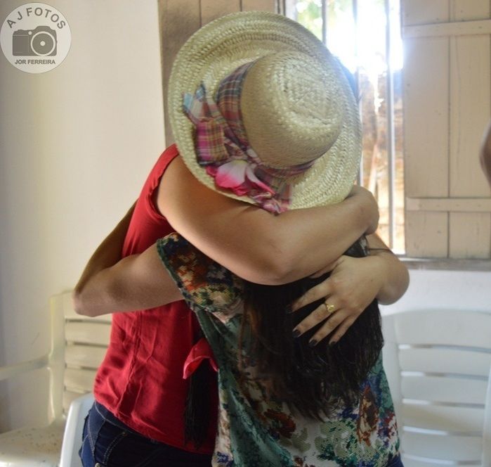 Recepcionista é surpreendida por amigas no aniversário - Imagem 24