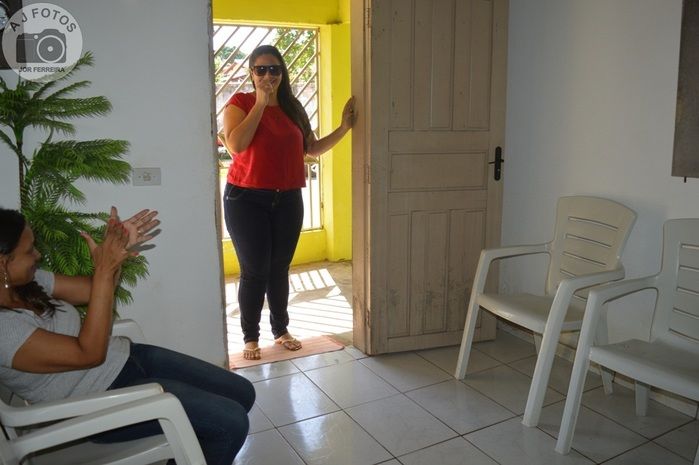 Recepcionista é surpreendida por amigas no aniversário - Imagem 20