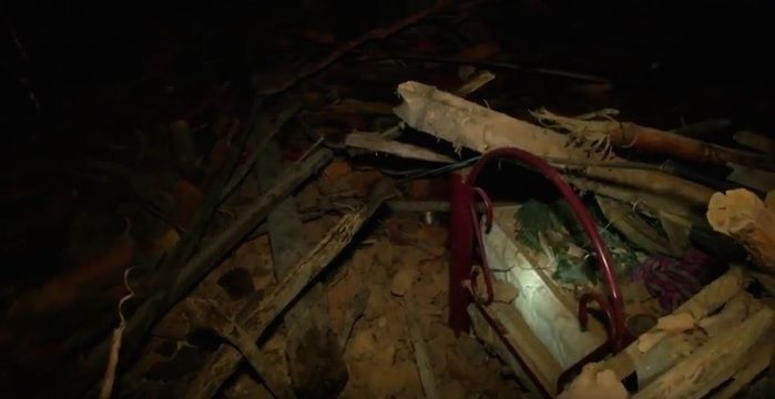 Casa desaba após fortes chuvas (Crédito: Reprodução)