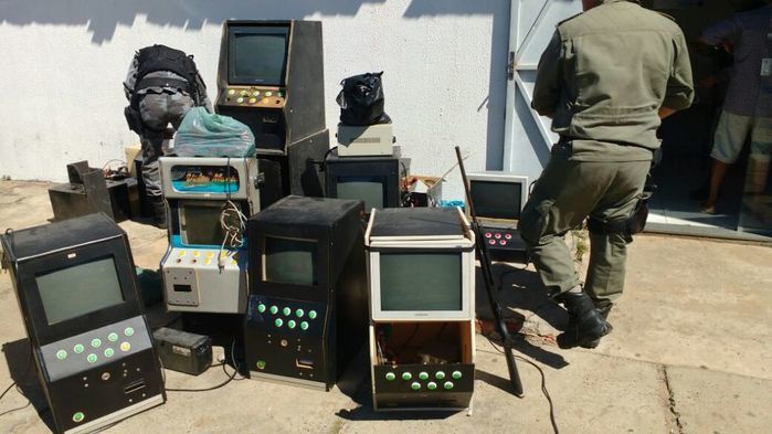 18º BPM apreende 8 máquinas de Azar em Água Branca - Imagem 14
