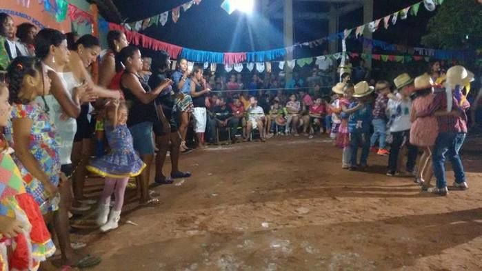 escolinha Tia Loura e Maternal realizam quadrilha com crianças - Imagem 10