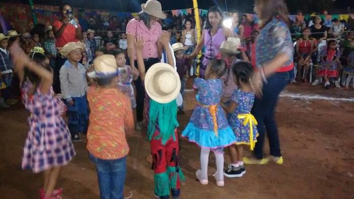 escolinha Tia Loura e Maternal realizam quadrilha com crianças - Imagem 4