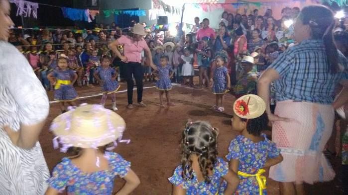 escolinha Tia Loura e Maternal realizam quadrilha com crianças - Imagem 8